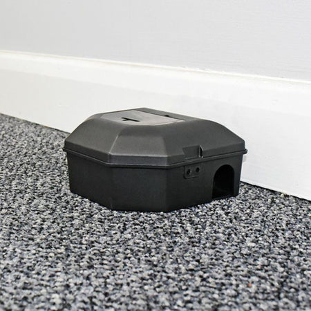 Rotech Mouse Snap Box - Black - In Action